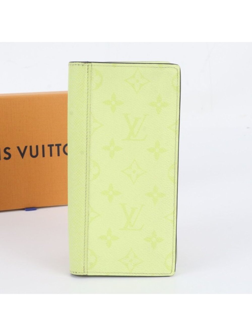 Louis Vuitton Taigarama Portefeuille Brazza Leather Wallet